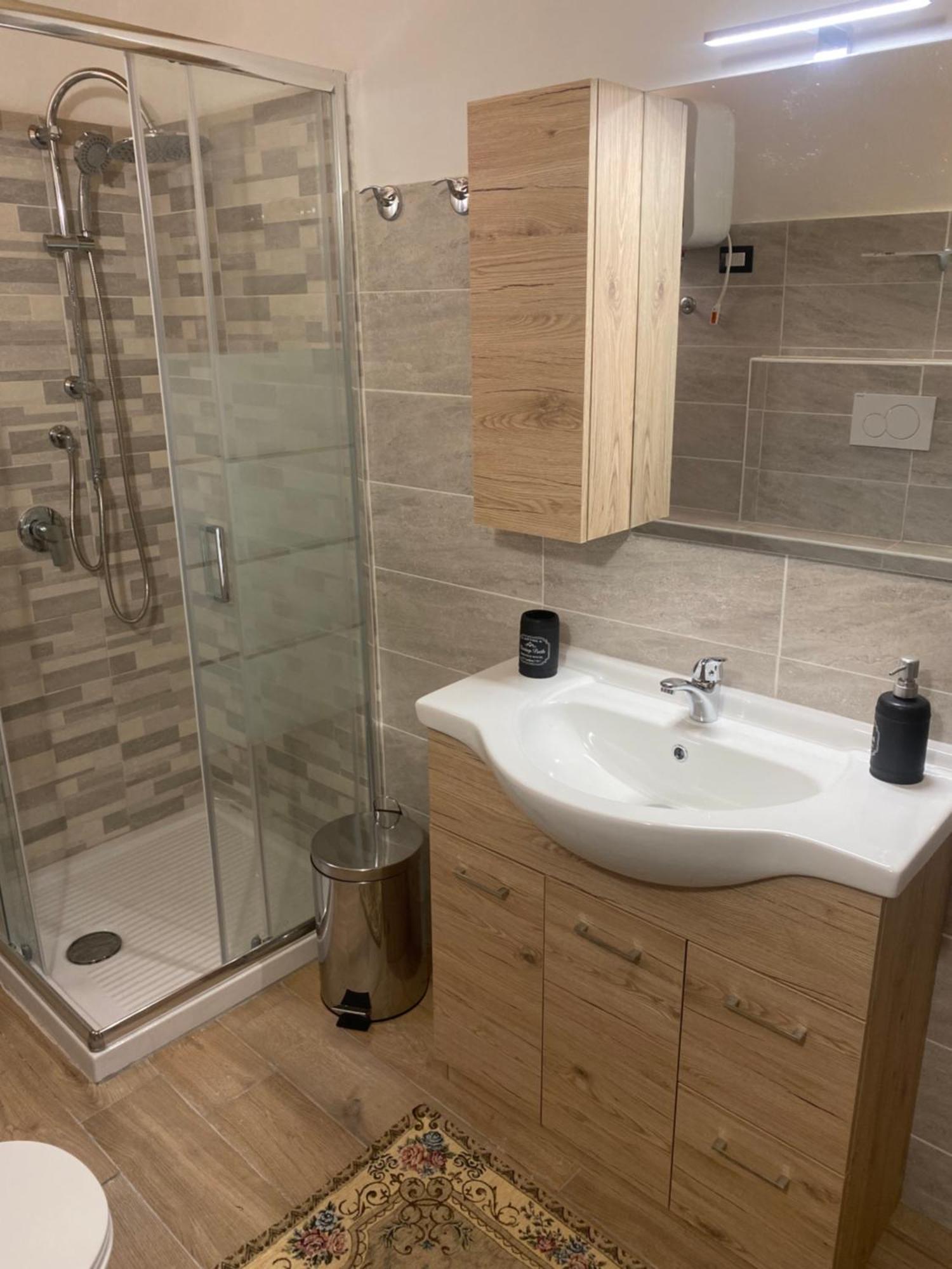 Monolocale Indipendente Nel Quartiere Residenziale Genneruxi Apartment Cagliari Bagian luar foto